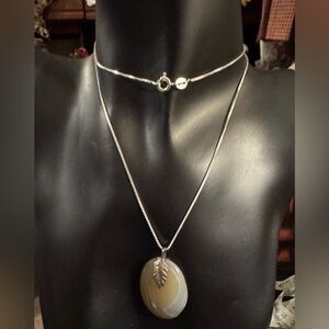 Sterling Silver Italy 925 Agate Pendant With Sterling Silver Leaf bail New 22”